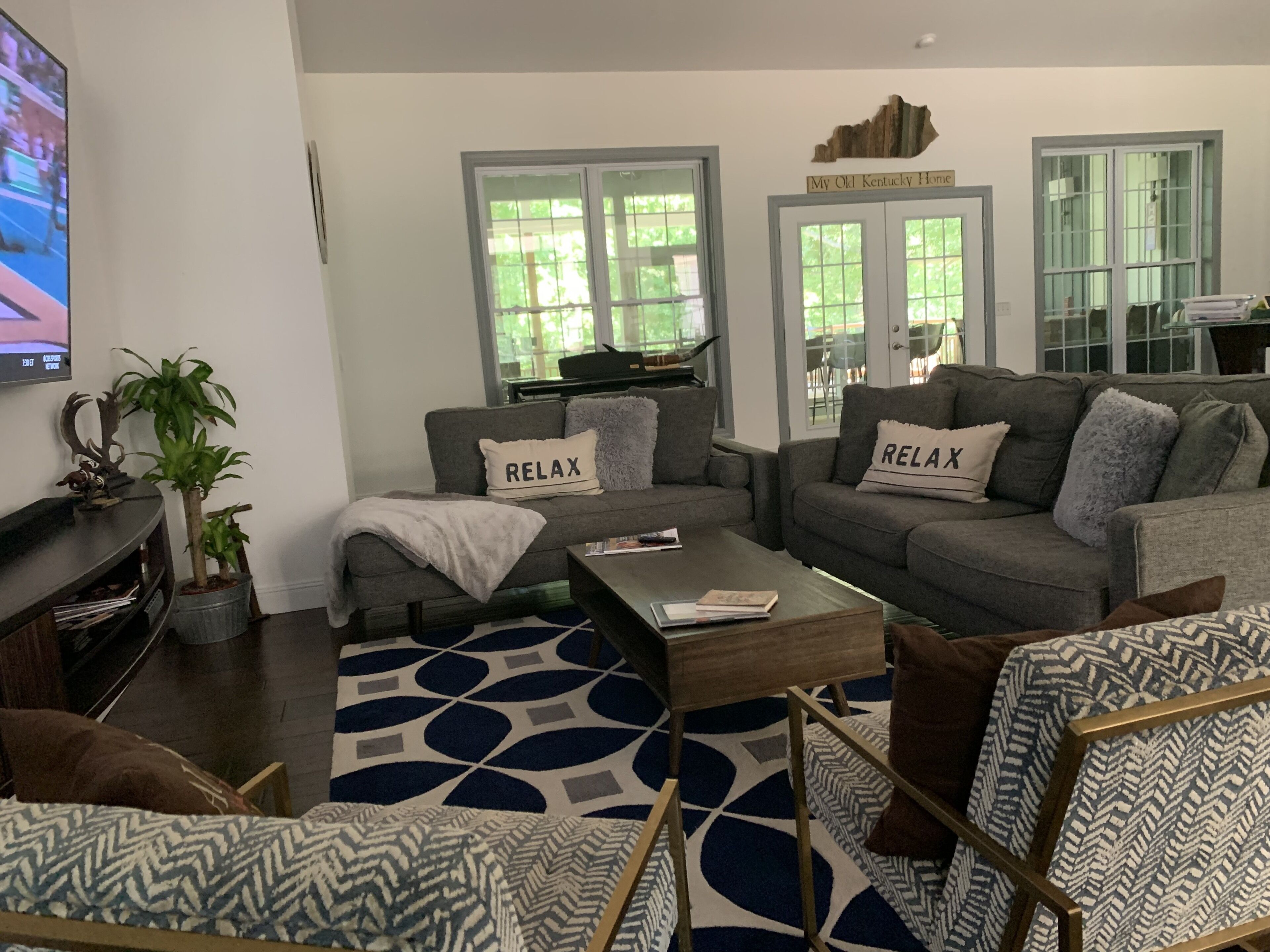 Lakefront Retreat with private dock - 🐶 DOG FRIENDLY 5 acres on Lake Barkley!