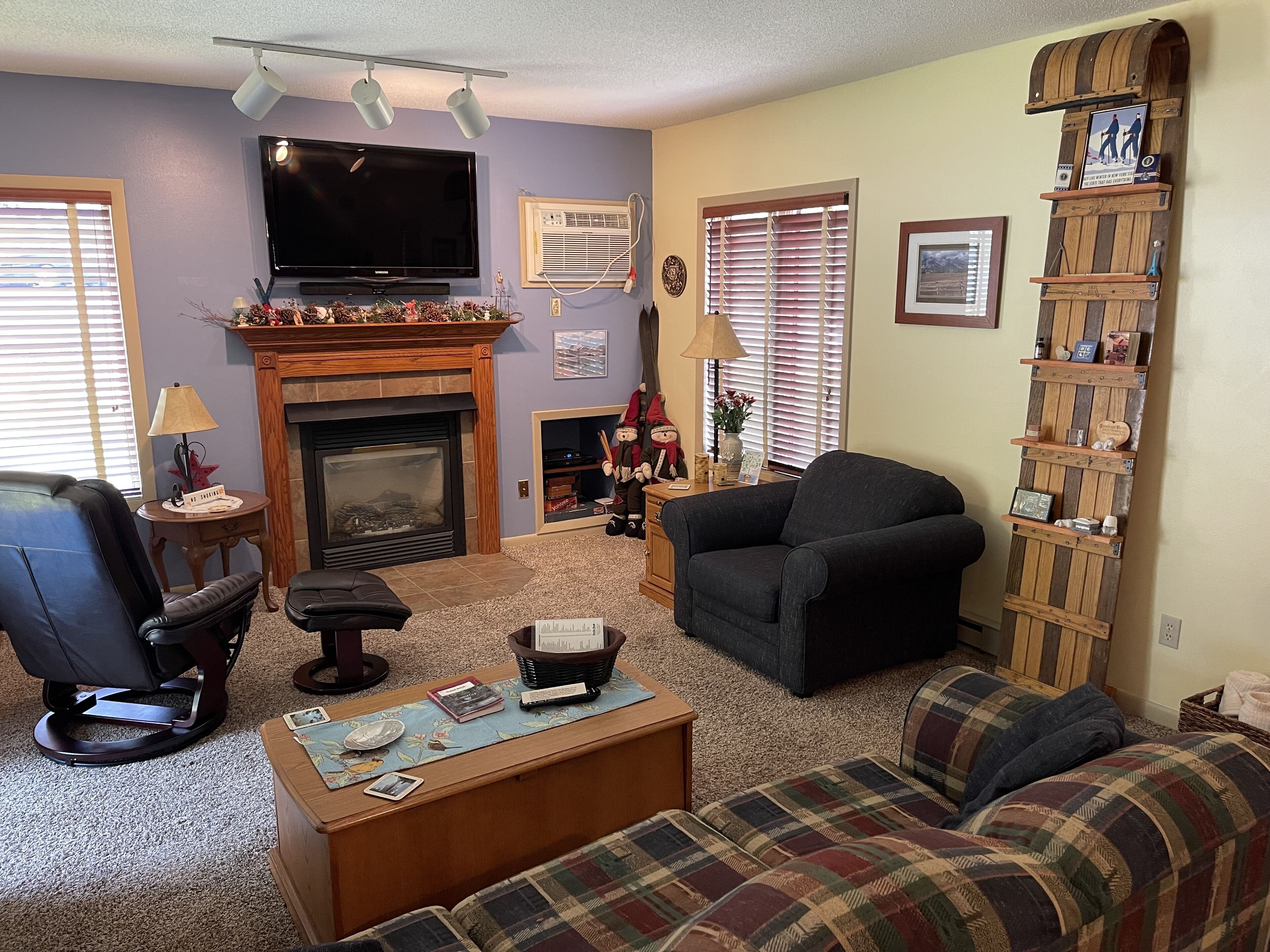 Relaxing Peek ‘n Peak Ski &amp; Golf Condo near the slopes