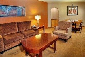 Living area - The Ridge on Sedona Golf Resort| 2BED&2BATH (Sedona)