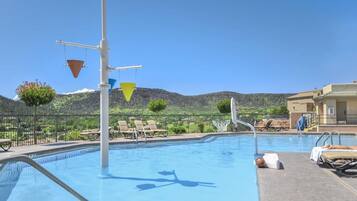 Piscine extérieure, piscine chauffée