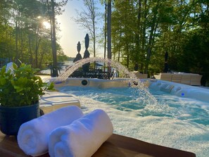 Bain à remous extérieur
