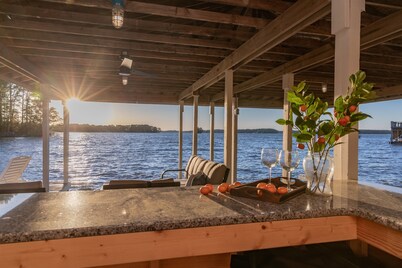 🌅 Lakefront Luxury | Flat Lot, Heated Pool, Hot Tub & Game Room Fun 🎮 Dock!