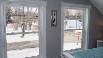 3 bedrooms, free WiFi, bed sheets