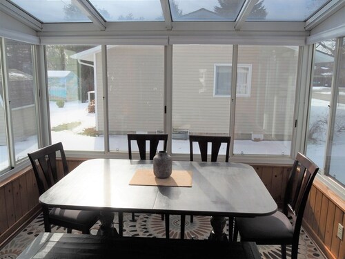 My Happy Place - Gorgeous and Great Location!