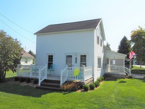 Exterior - My Happy Place - Gorgeous and Great Location! (Frankfort)