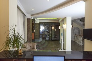 Lobby - Sunlight (Istanbul)