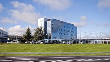 المنشأة من الخارج