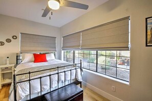 2 bedrooms, desk, iron/ironing board, WiFi