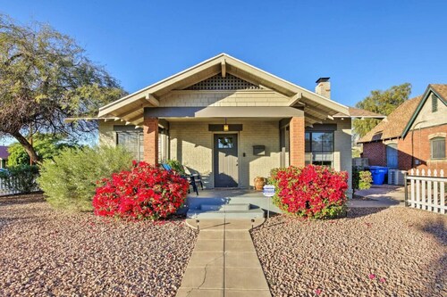 Palm house  · Phoenix Home w/renovated Pool & String Lights