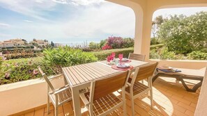 Outdoor dining - Monte Dourado (Lagoa)