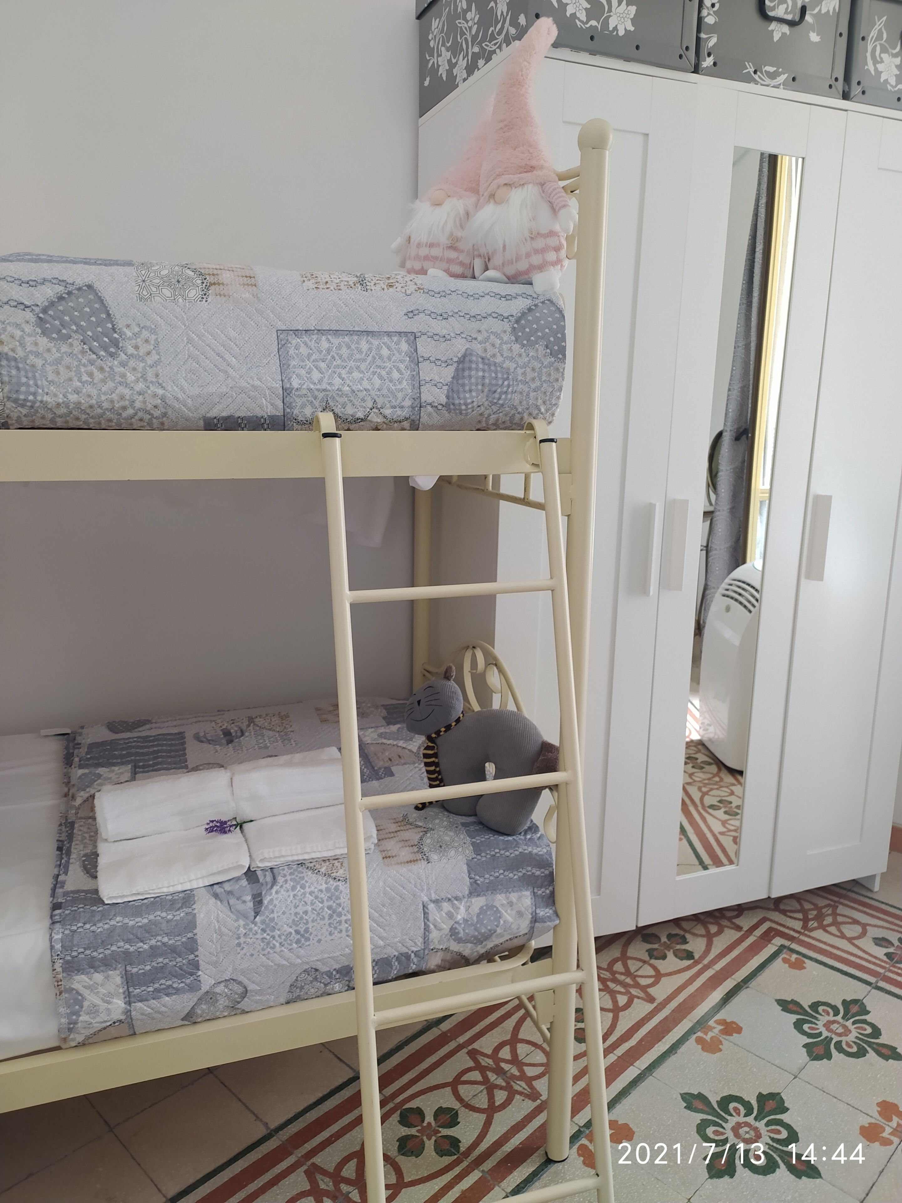 2 室のベッドルーム、アイロン / アイロン台、WiFi (無料)、ベッドシーツ