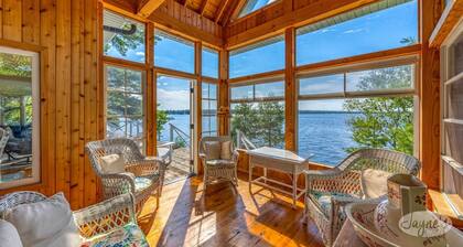 Private Island on Lake Muskoka! Cottage+guest house+bunkie! Sunsets!
