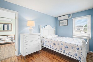 6 bedrooms, iron/ironing board, free WiFi, bed sheets - 6BR Beach Oasis & Poolside Getaway w/ Game Room & Private Beach access in PPB (Point Pleasant Beach)