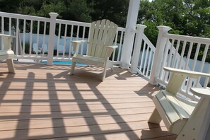 Property grounds - 6BR Beach Oasis & Poolside Getaway w/ Game Room & Private Beach access in PPB (Point Pleasant Beach)
