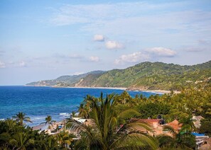 Sun-loungers, beach towels - LUXURIOUS 4 BR-4 BA,OCEANVIEW,PRIVATE POOL,BREAKFAST INCLD, 2 BLOCKS TO BEACH (Sayulita)