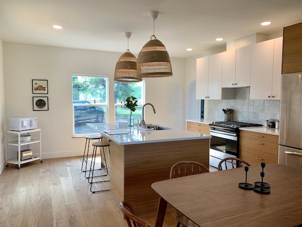House, Multiple Beds (The River House! Near the Poudre Rive) | Private kitchen