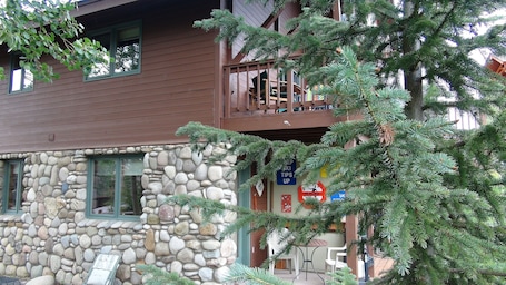 Exterior detail. End Unit;walk to lifts,or take free bus winter; Ski History Exhibit