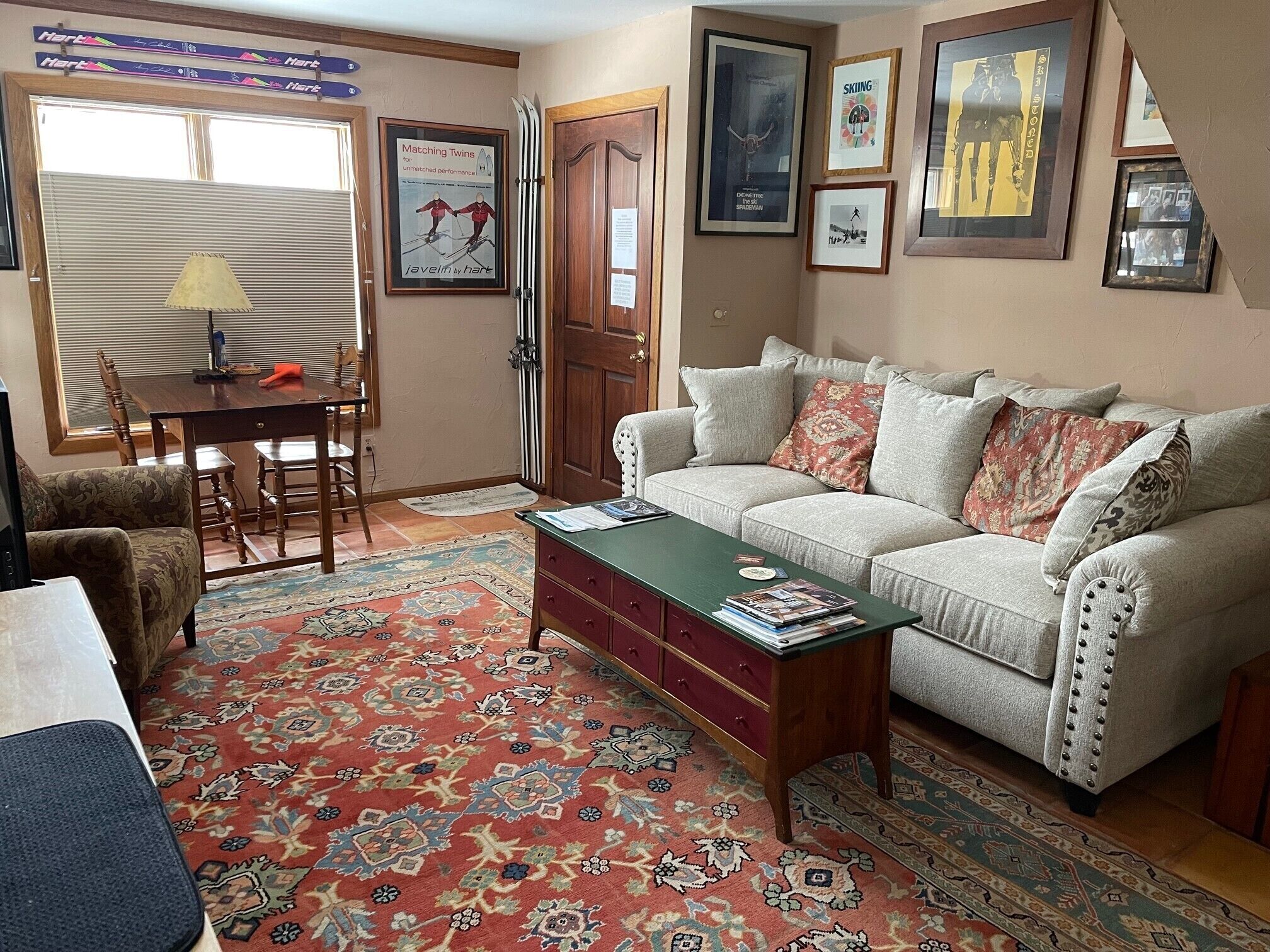 End Unit; walk to lifts- RENTING June 25-Aug 25 2024, nightly