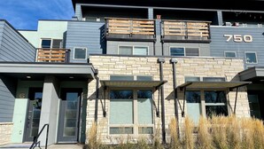 タウンホーム ベッド (複数台) (750 Jerome St. (Unit 5)) | 外観