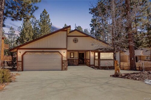 The Bear Slumbers in Big Bear, spa, WiFi, foosball, pool/ping-pong