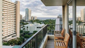 Unclassified image, 2 of 53, button - Waikiki | Tropical Retreat | Pool & Sauna (Honolulu)