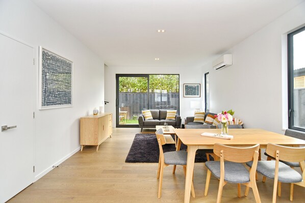 House, 2 Bedrooms | Living area