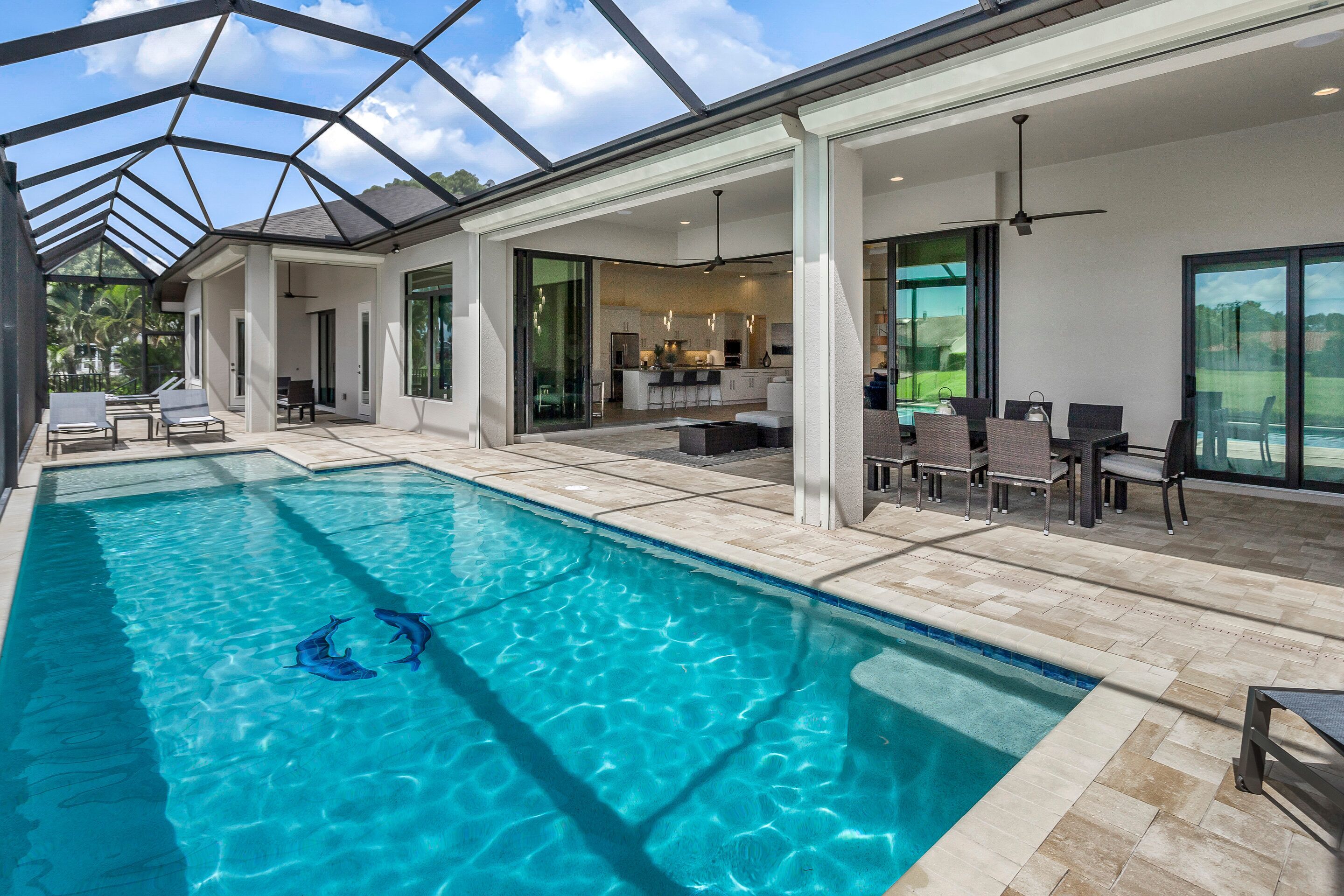 LARGE SALTWATER POOL