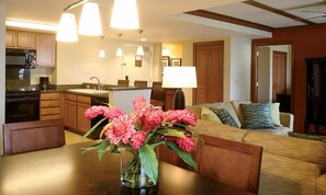 Televisión, chimenea, videojuegos y biblioteca musical 