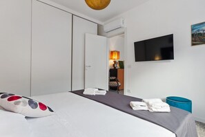 1 chambre, fer et planche à repasser, Wi-Fi, draps fournis