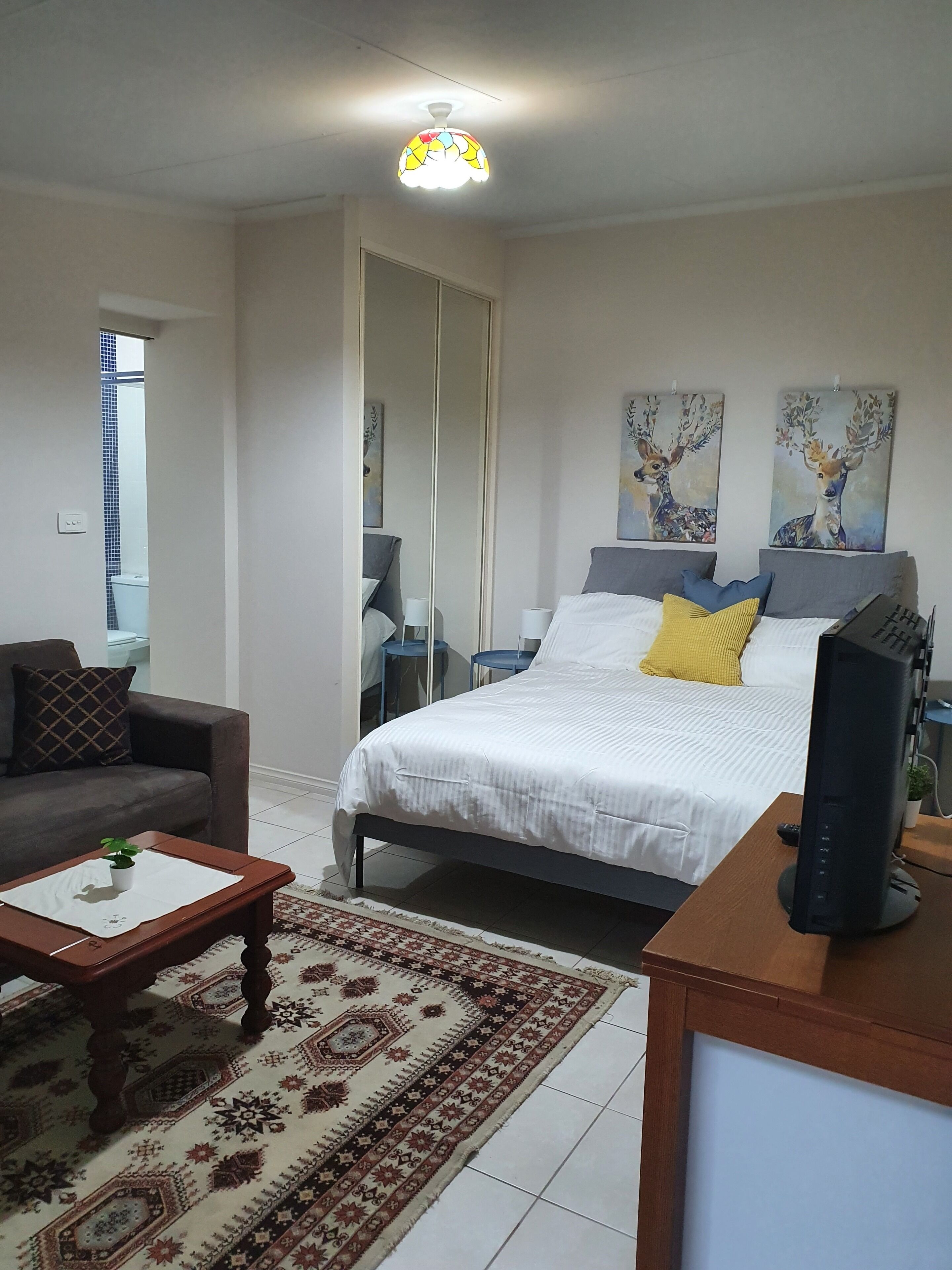 Stylish Studio at the Jewel on Jeffcott