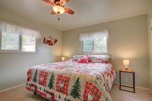 4 Schlafzimmer, Schreibtisch, Bügeleisen/Bügelbrett, kostenloses WLAN