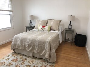 2 habitaciones, escritorio, tabla de planchar con plancha y wifi 