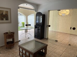 Interior - Beautiful house one block from the beach and the shopping mall. (Guaruja)