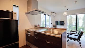 Fridge, microwave, stovetop, electric kettle