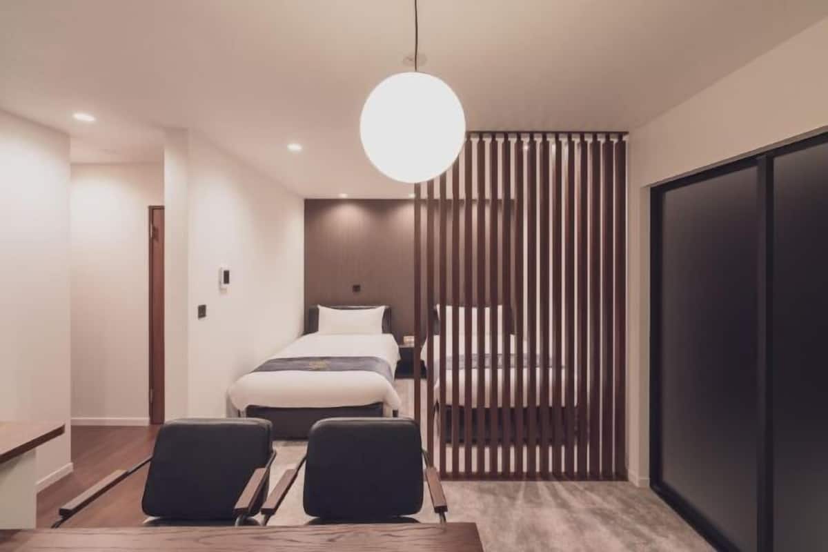 2 habitaciones y caja de seguridad en la habitación