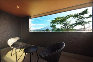 In-room safe, individually decorated, blackout curtains, free WiFi - Fuji Gran Villa -Toki (Fujiyoshida)