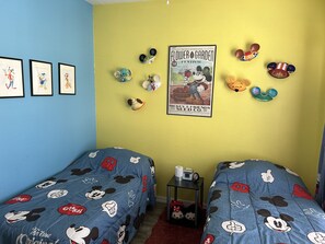 2 bedrooms, iron/ironing board, travel crib, free WiFi - 2 bed, 2 bath condo close to Disney and other theme parks Orlando (Kissimmee)