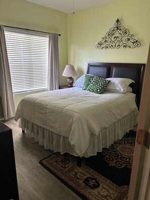 2 bedrooms, iron/ironing board, travel cot, free WiFi