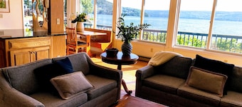 Lakeside Life on Keuka's Water's Edge