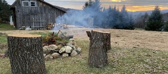 Colorful Farmhouse just minutes from East Burke, Kingdom Trails and Burke Mtn