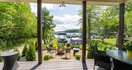 NEWER LAKEFRONT- 4 season home sleeps 6