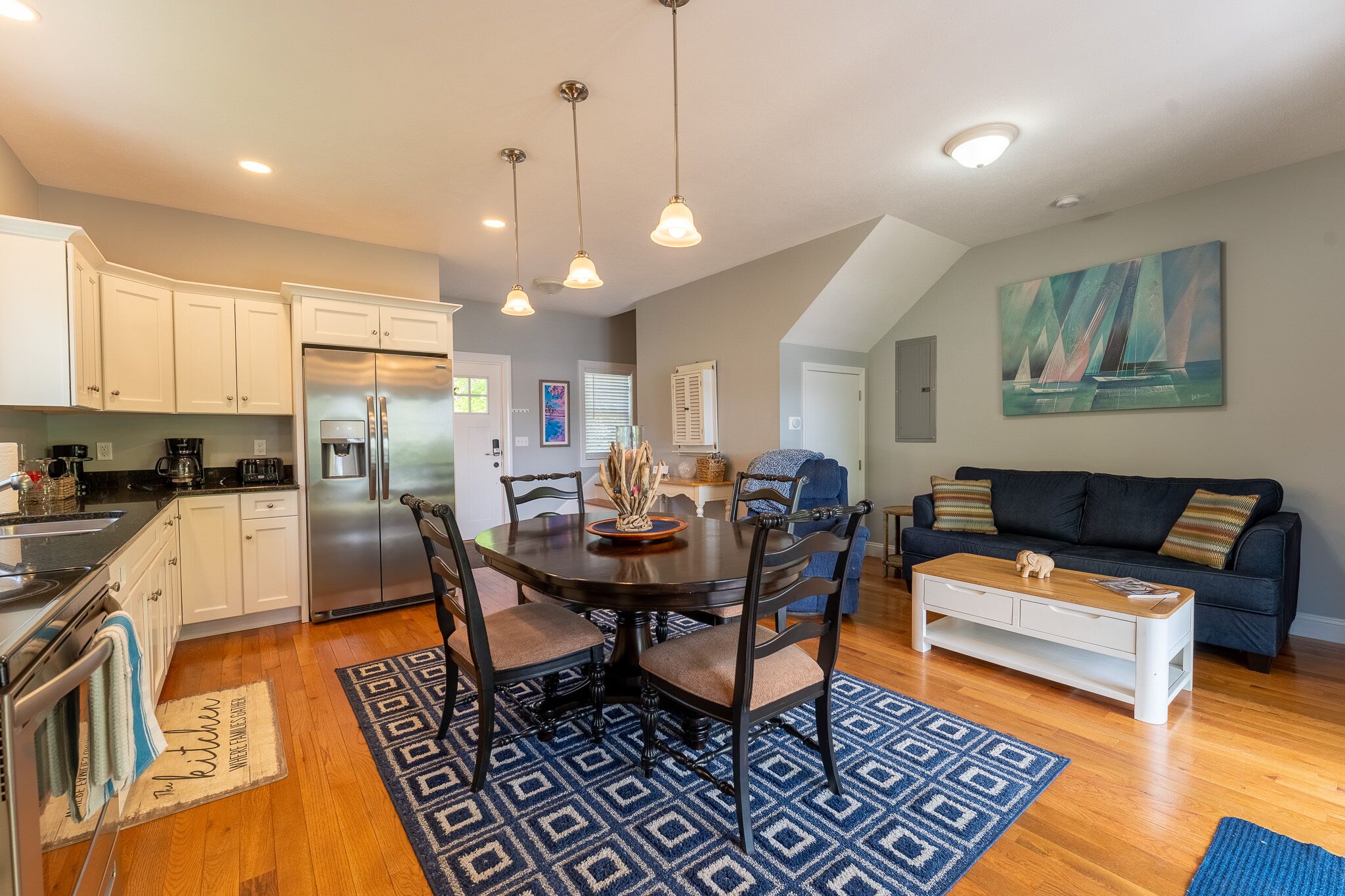 Brand new lakefront 4 season home sleeps 6