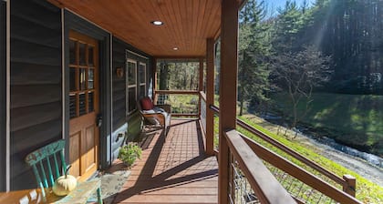 Hidden Cabin on Old Field Creek Quaint cottage near Boone with creek frontage