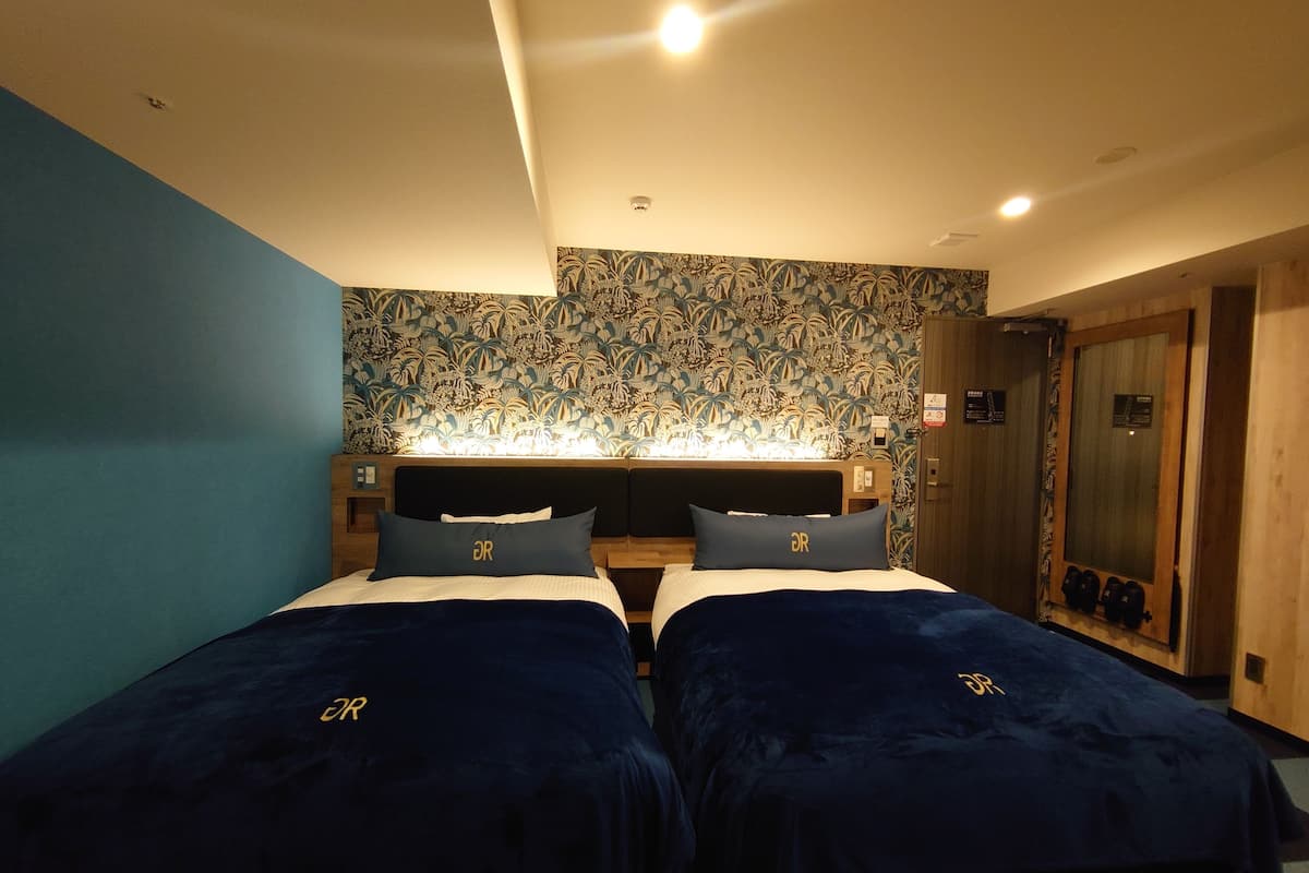 premium twin room, 2 double beds, non smoking | 1 bedroom, down duvets, desk, blackout curtains