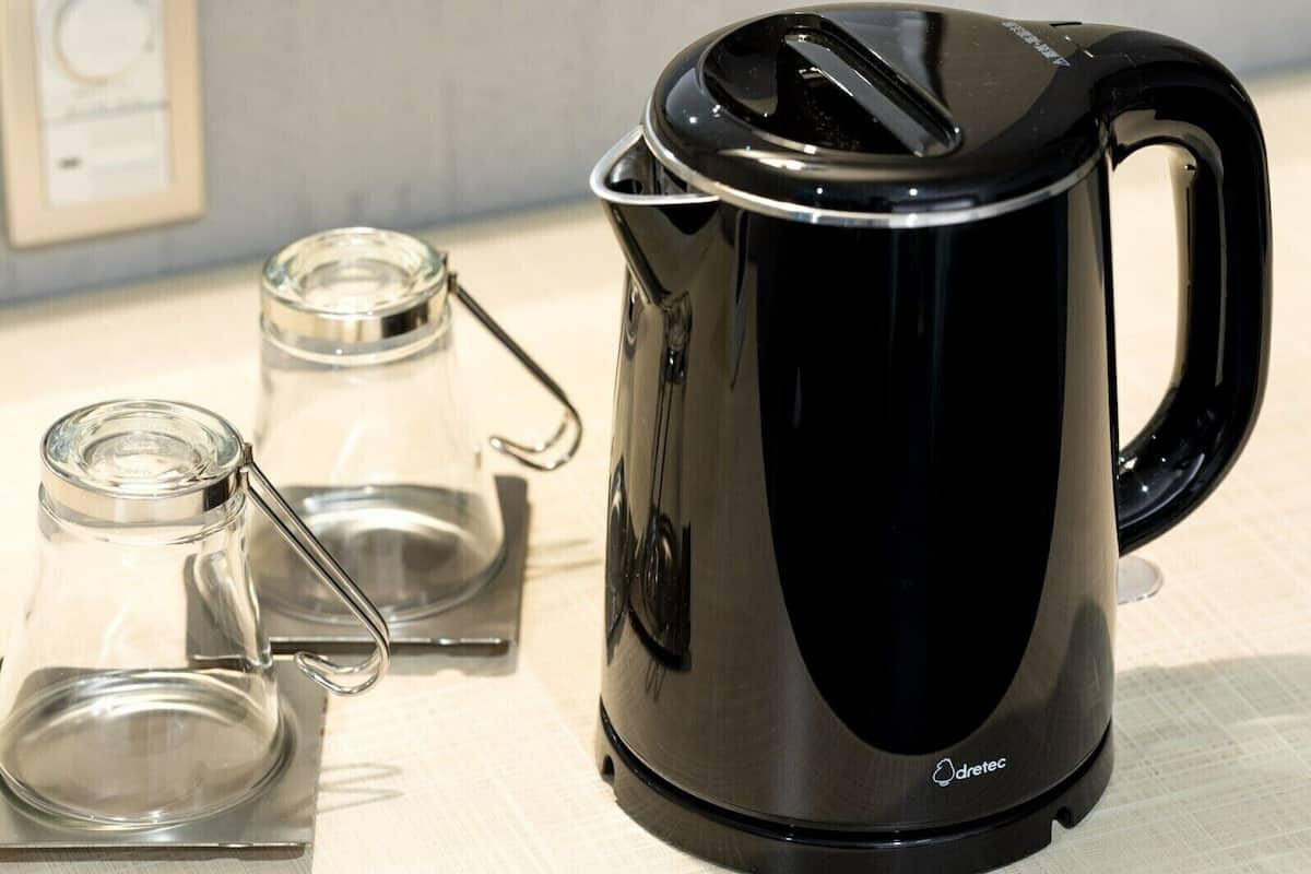 Kopi dan/atau alat penyeduh kopi