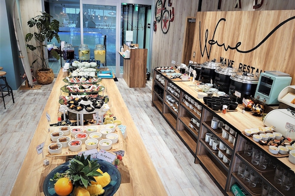 Daily buffet breakfast for a fee