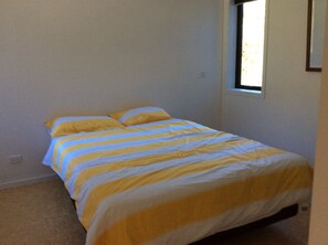 3 quartos, berço de viagem, Wi-Fi, roupa de cama