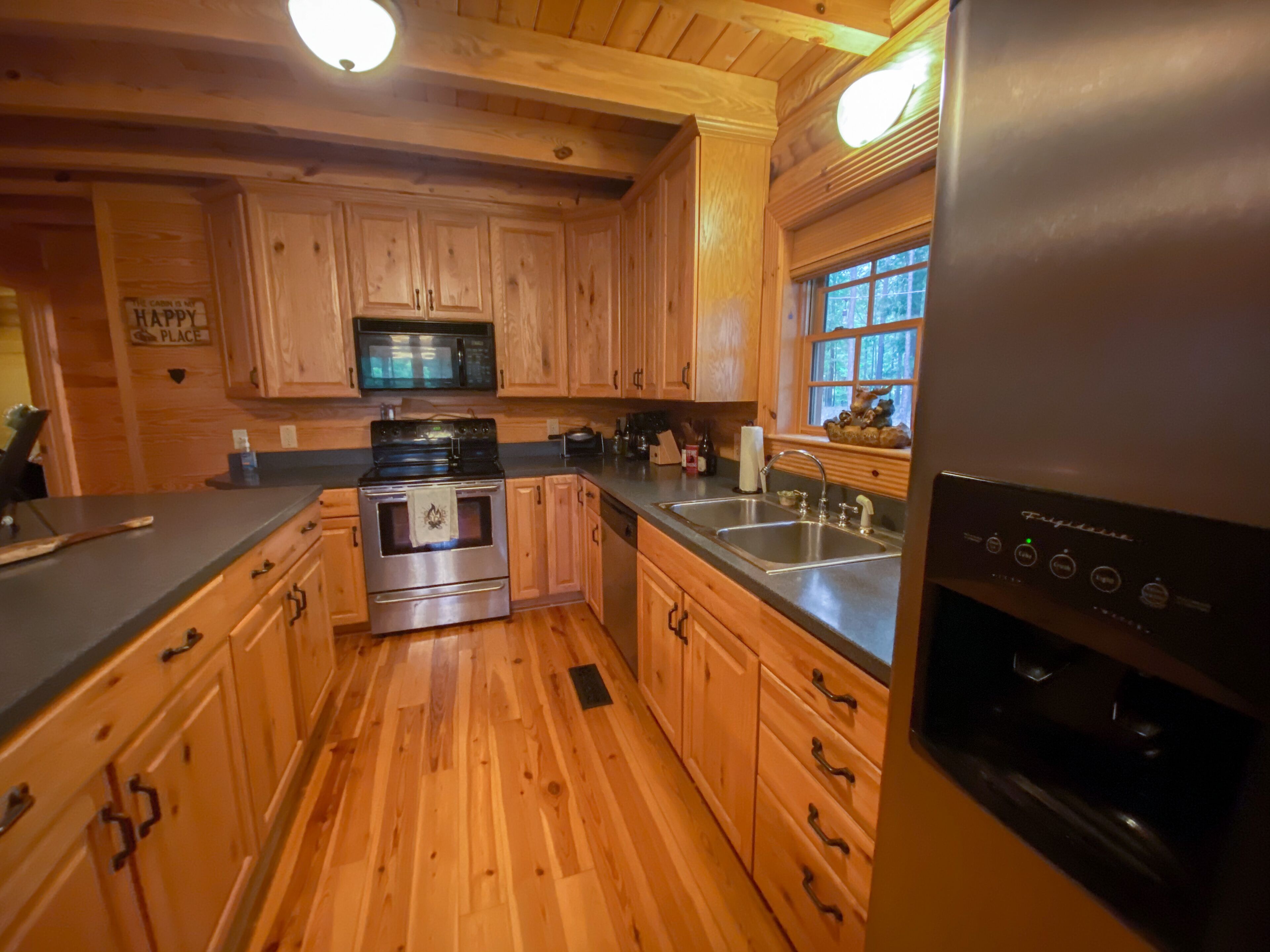 Premeire Family Getaway Cabin Near UA and MSU: Wood Haven Retreat and Farm