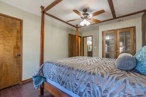 3 室のベッドルーム、アイロン / アイロン台、WiFi、ベッドシーツ