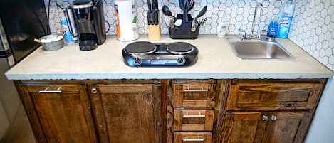 冰箱、微波炉、茶具/咖啡用具、厨具/餐具